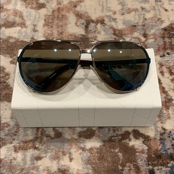 Dior Chicago 2 Sunglasses - Picture 2 of 5